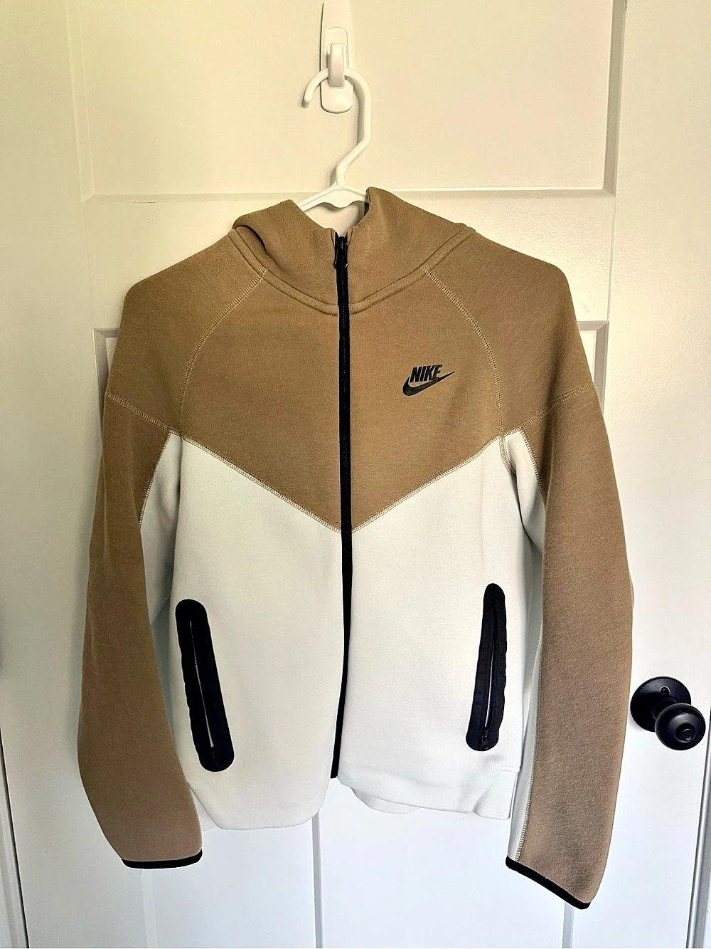 Nike Sportswear Tech Fleece Windrunner Full-Zip Hoodie Brown & White Large Youth